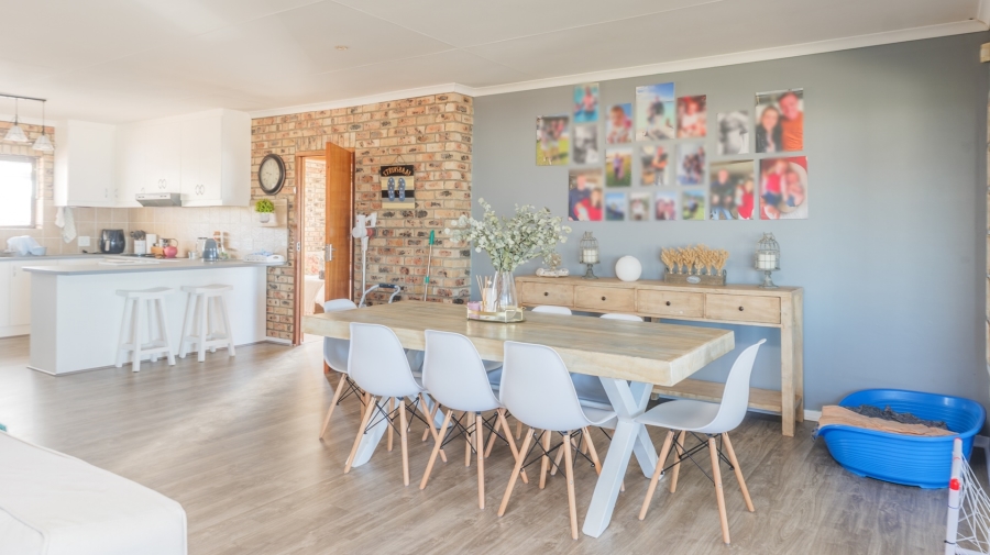 4 Bedroom Property for Sale in Oceanview Heights Western Cape